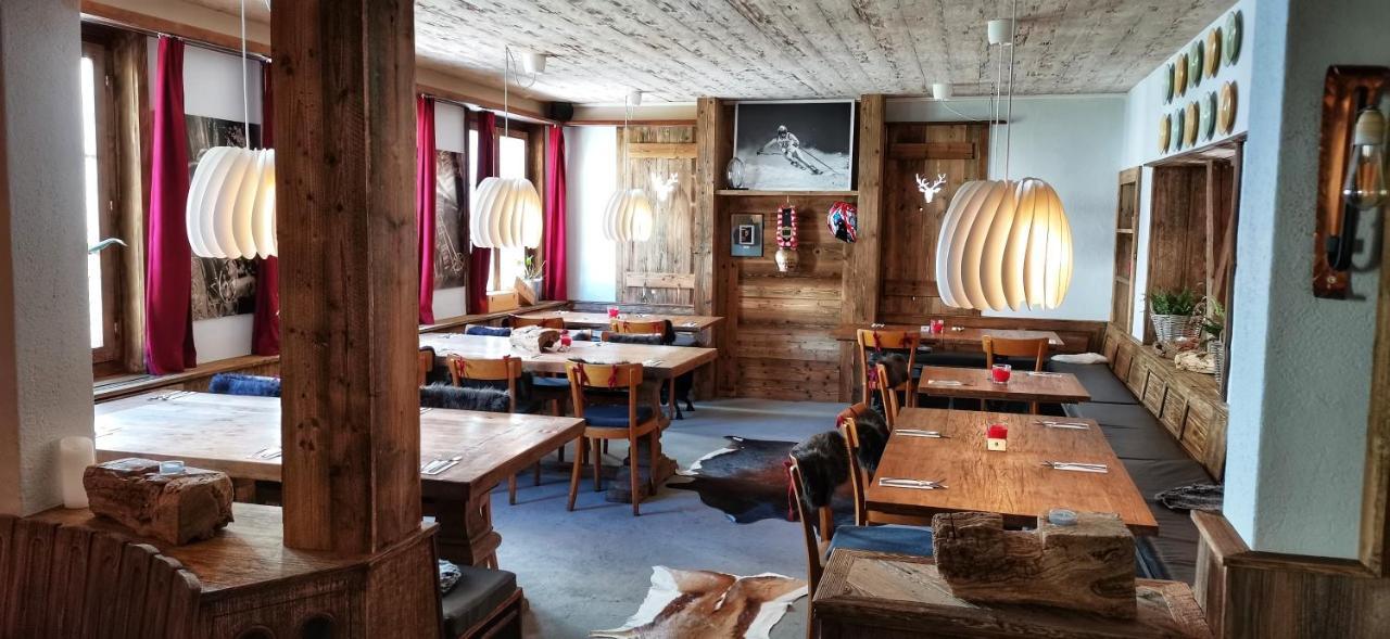 Hotel Bergidyll Andermatt Bagian luar foto